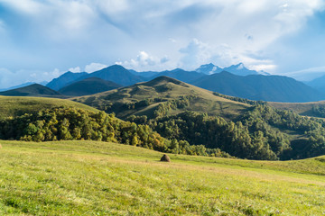 Obraz premium Landscape view of Caucasus mountains