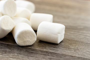 Marshmallows in white bowl