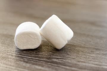 Fototapeta na wymiar Marshmallows in white bowl