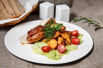 medallions of pork with mushroom sauce