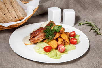 medallions of pork with mushroom sauce