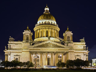 Obraz premium Saint Isaac's Cathedral (1858), Russian Orthodox cathedral in night. Saint Petersburg, Russia