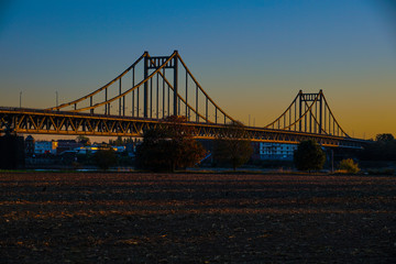 Fototapeta na wymiar Rheinbrücke Krefeld