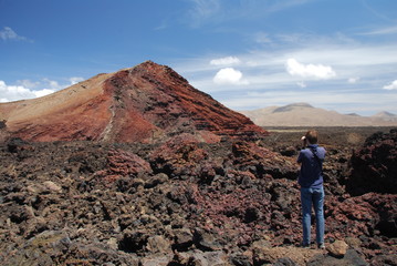 Fototapeta premium Photographiant le malpaís de Lanzarote, îles Canaries