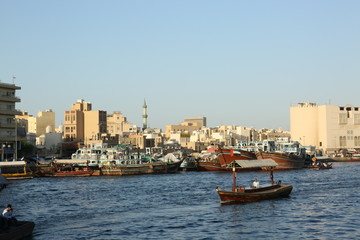 Fototapeta na wymiar Old harbor in Dubai