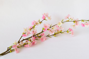 Flores artificiales rosadas