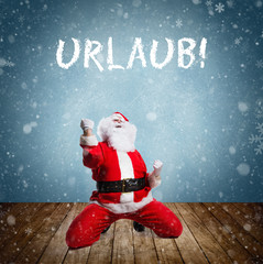 Weihnachtsmann freut sich über Urlaub