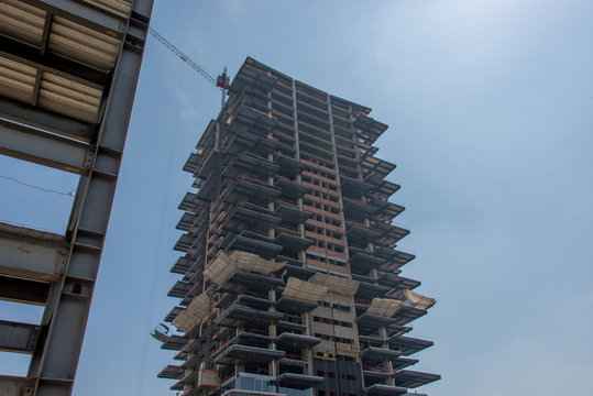 edificios construcci&oacute;n obra civil siluetas ventanas hierro