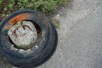 棄てられたタイヤ / 社会問題 / 環境問題のイメージ