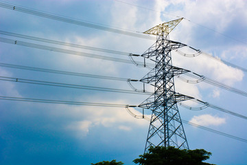 Long electrical wires on large pillars