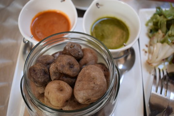 Potatoes from Tenerife – papas arrugadas with mojos