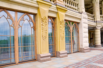 old-style panoramic windows