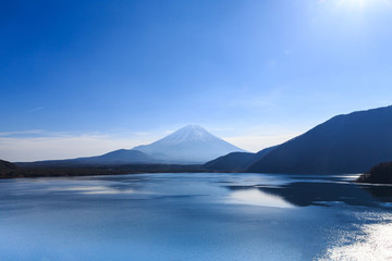 Fototapeta na wymiar Mountain Fuji with Motosu lake