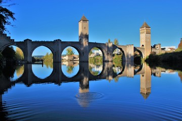 Pont Valentré à Cahors. © J G Dugenet