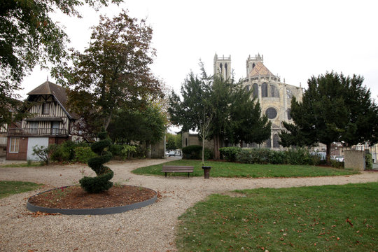 Mantes la Jolie