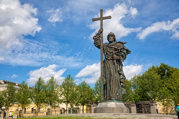 Obraz premium The monument to Saint Prince Vladimir baptist of Rus on the Borovitskaya square