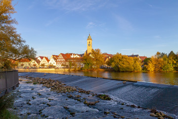 Nürtingen mit Neckar im Herbst
