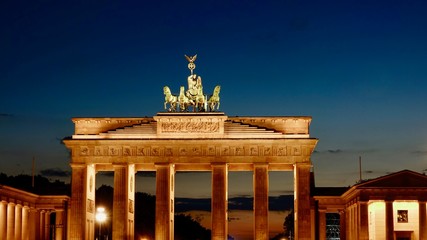 Brandenburger Tor in Berlin bei Nacht, Quadriga © Omm-on-tour