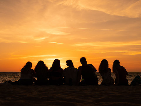 Friends At Beach, friendship day, friendship, bff, best friends for life, friendship day blog, friendship day cake