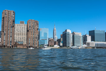 Fototapeta na wymiar Manhattan Skyline view from the East River, NYC
