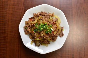 牛肉のバター醤油炒め
