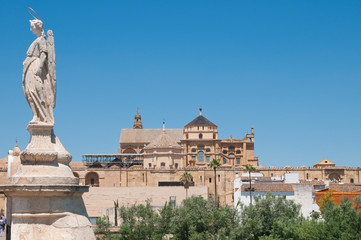Obraz premium Erzengel Raphalel, Puente Romano, Córdoba, Andalusien, Spanien