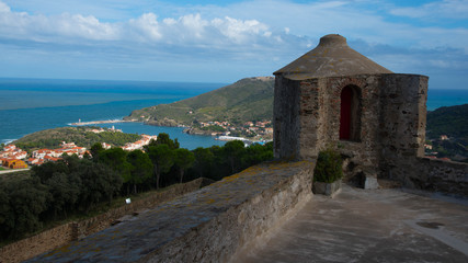 Fototapeta na wymiar Fort Elme oberhalb von Port Vendres an der Cote Vermeille