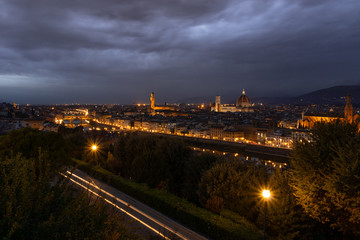Fototapeta na wymiar Firenze di notte