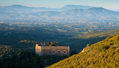Fototapeta na wymiar Blick auf Castelnou vom Roc de Majorque