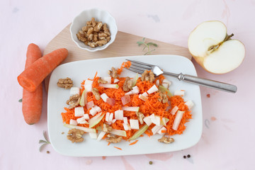 Karotten-Salat mit Apfel