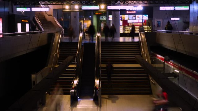 Flux d'ombres dans le m&eacute;tro