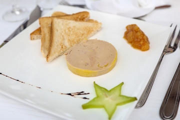 bloc foie gras de canard et chutney de poires 2