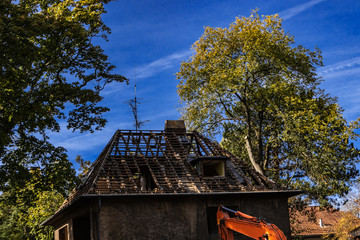 Abbruchhaus mit Dachschaden