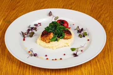 Chicken cutlet with mushed potato