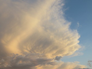 Fototapeta na wymiar Paesaggi nuvolosi