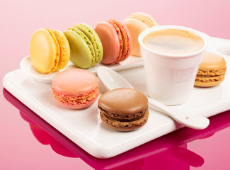 Macarons et café