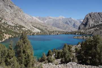 T&uuml;rkis blaufarbener Alaudinsee im Pamirgebirge - Tadschikistan