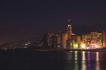 Fototapeta na wymiar Famous seaside village of Camogli (Italy) at night