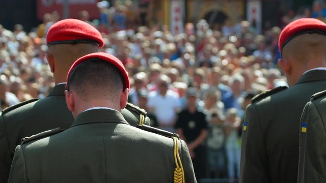 Minute of silence at military soldiers ranks