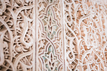 Moucharabieh orange et turquoise au maroc