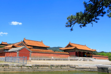 Obraz premium Chinese ancient architecture in the Eastern Royal Tombs of the Qing Dynasty, china
