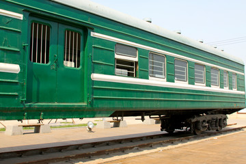 Fototapeta na wymiar green train cars