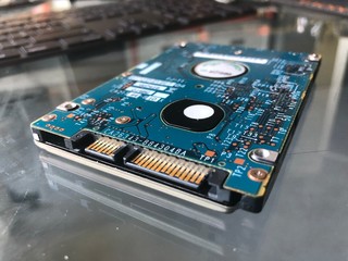 Connectique disque dur 2,5 pouces