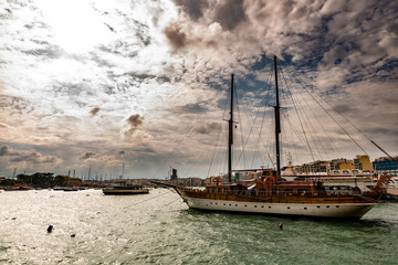 Segelboot im Hafen von Valletta