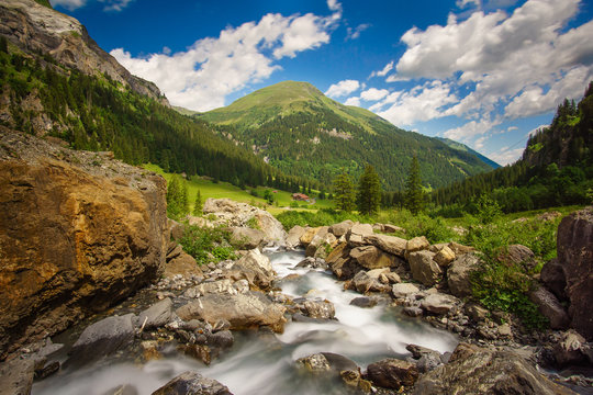 Weisstannental in der Schweiz Langzeitbelichtung