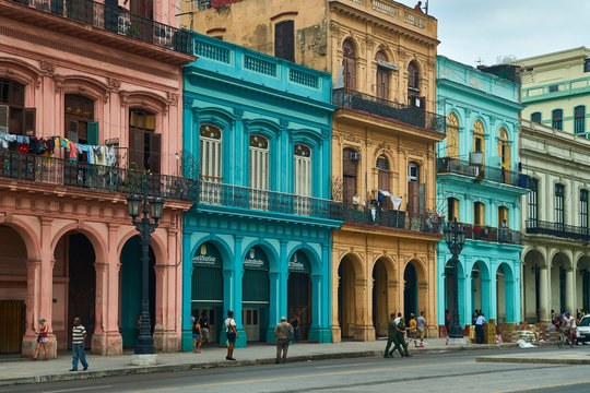 Edificios de colores de La Habana