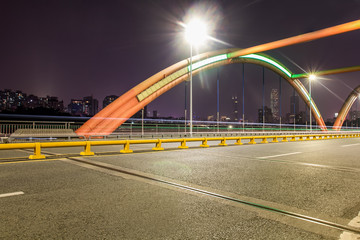 Fototapeta na wymiar Rainbow Bridge in Shenzhen