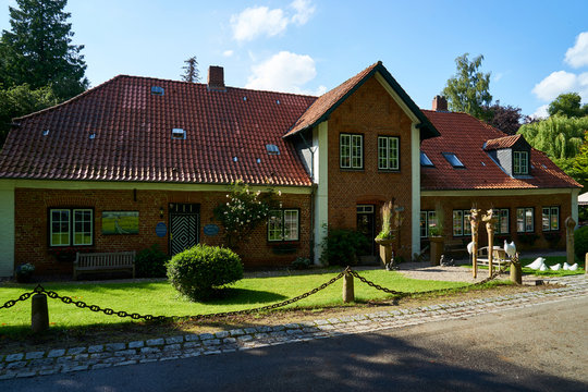 Schloss und Gut Panker in Panker, Kreis Pl&ouml;n, Probstei, Schleswig-Holstein, Deutschland