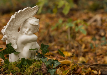 Friedhofsengel, Waldbestattung, 