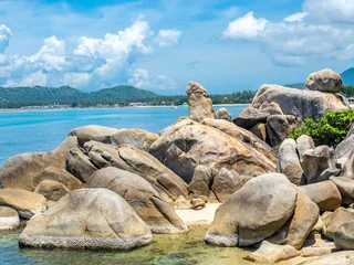 Foto op Plexiglas Grandpa rock, penis-like large stone, Samui island, Thailand © jeafish